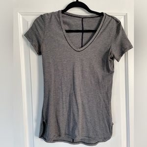 Scoop neck tee